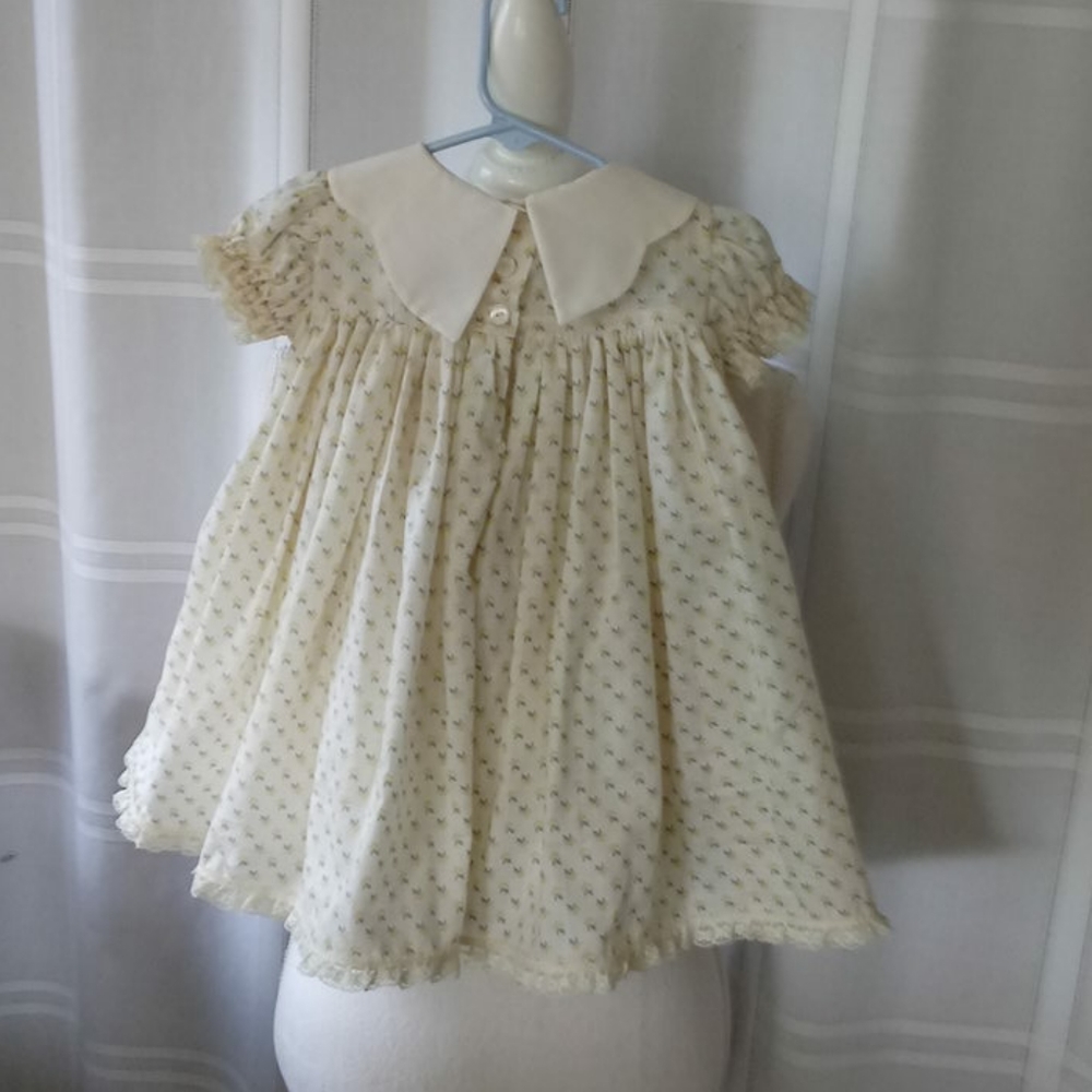Child's dress - Picture 2 of 2
